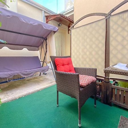 Апартаменты Gardenia One Новиград Экстерьер фото